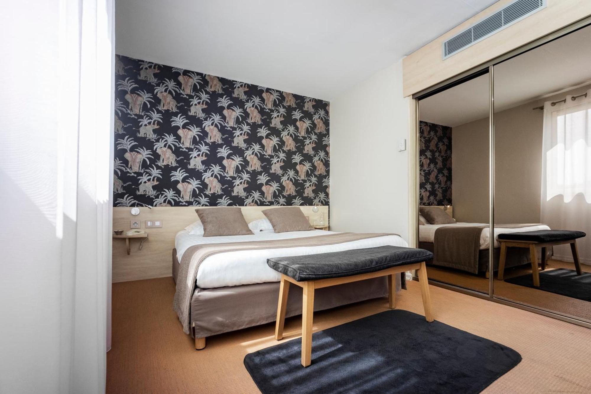 Hotel Le Carré D'Alethius Charmes-sur-Rhone Esterno foto