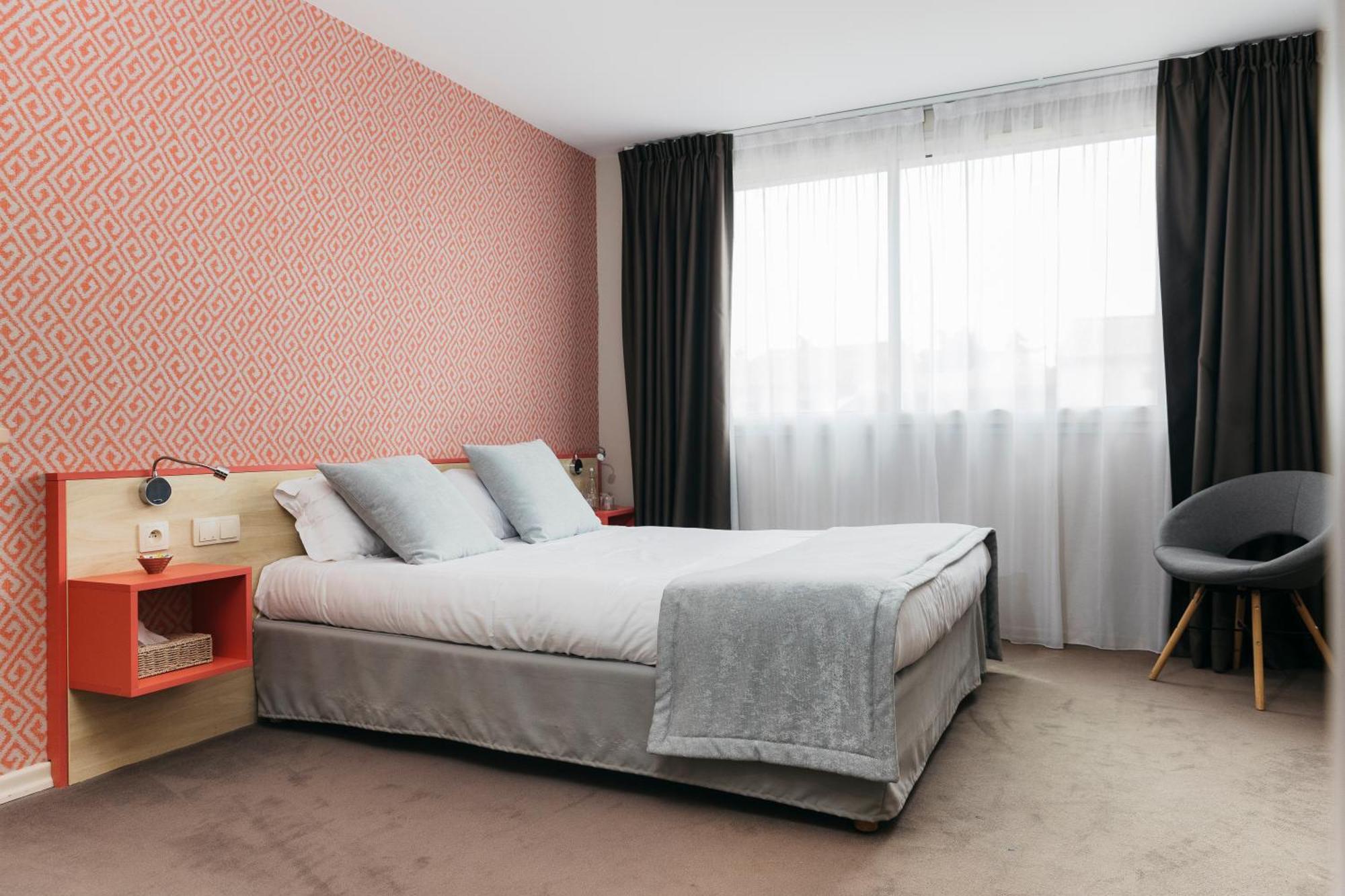 Hotel Le Carré D'Alethius Charmes-sur-Rhone Esterno foto