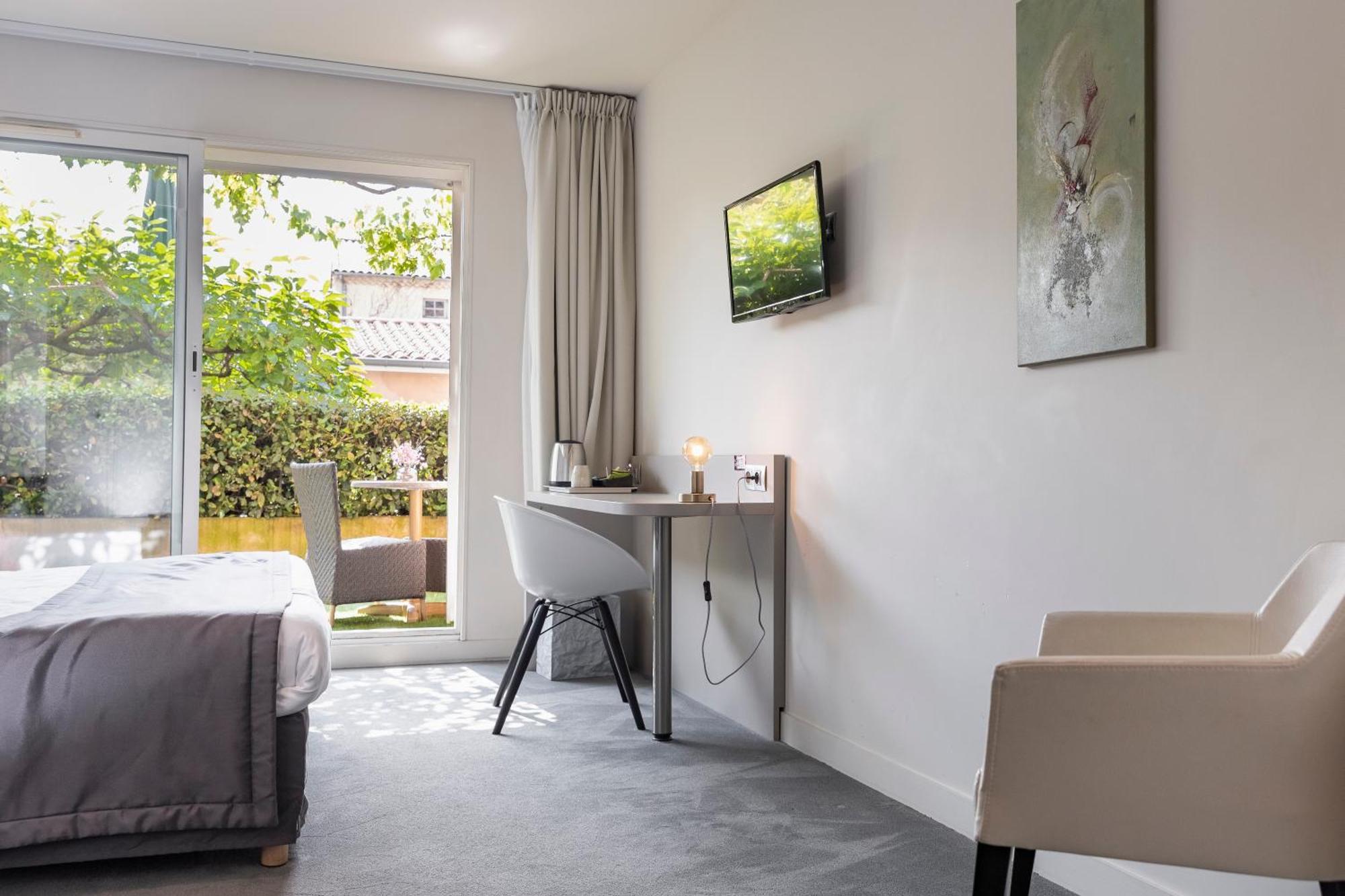 Hotel Le Carré D'Alethius Charmes-sur-Rhone Esterno foto