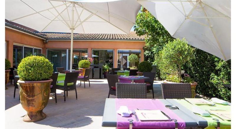 Hotel Le Carré D'Alethius Charmes-sur-Rhone Esterno foto